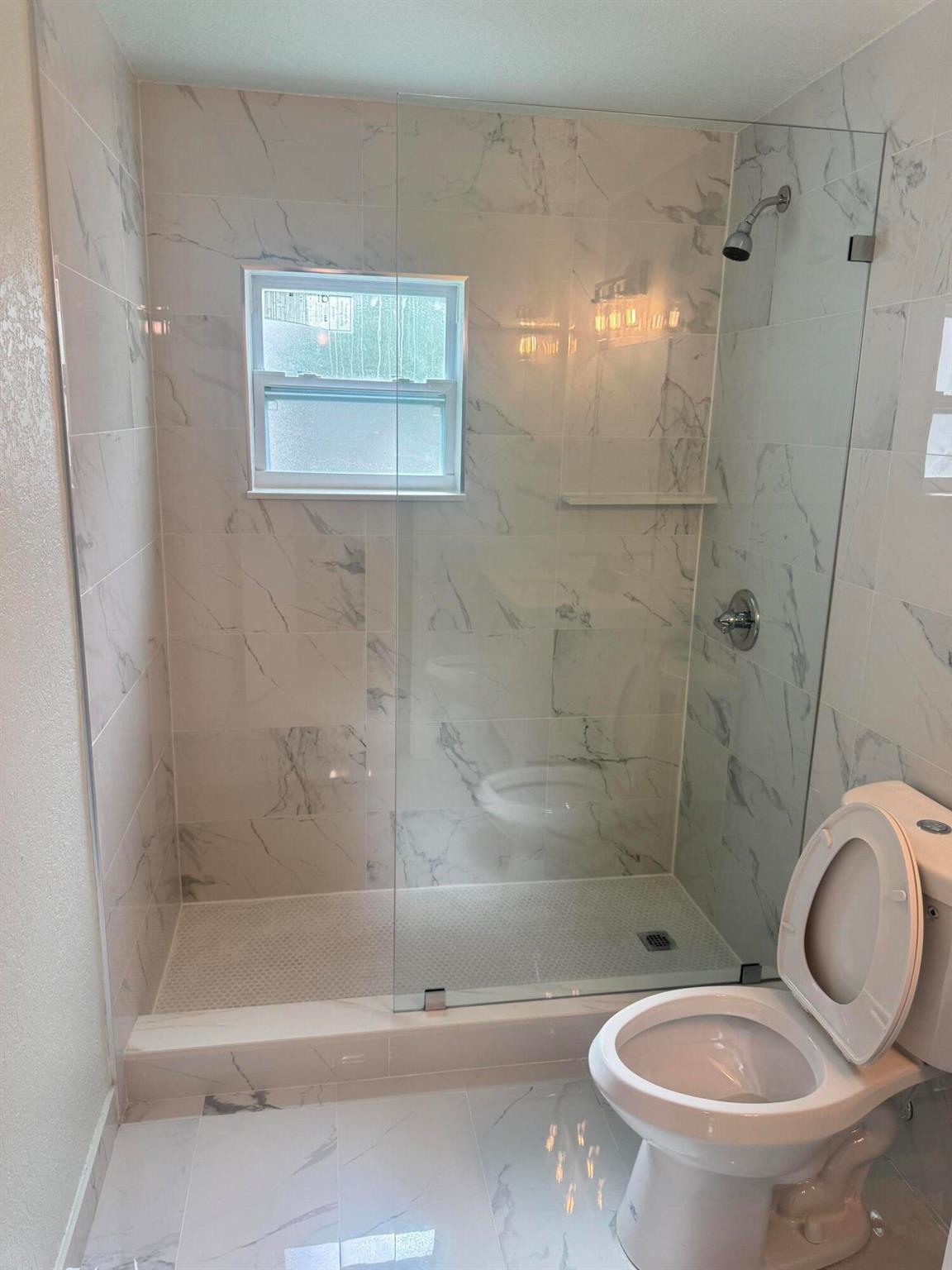 COLONIAL ESTS - Residential Lease