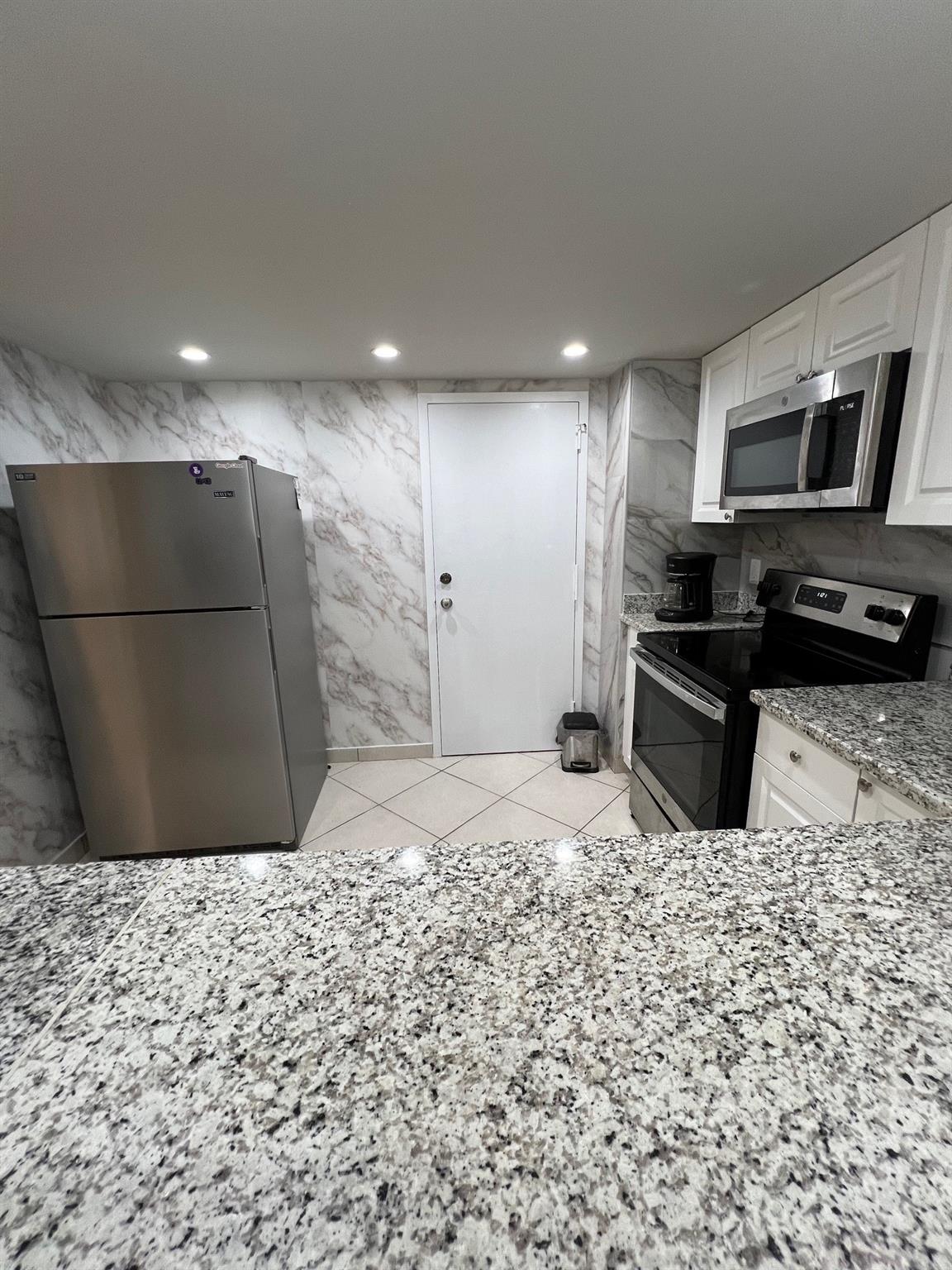 1865 S Ocean Dr 17H