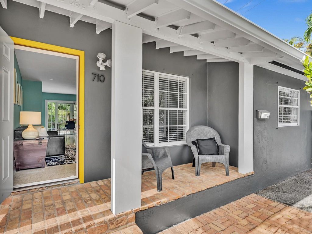 Photo of 710 SE 22nd Street, Fort Lauderdale, FL 33316 (MLS # F10517038)