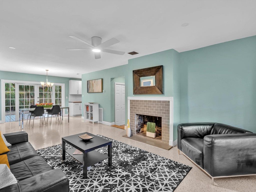Photo of 710 SE 22nd Street, Fort Lauderdale, FL 33316 (MLS # F10517038)