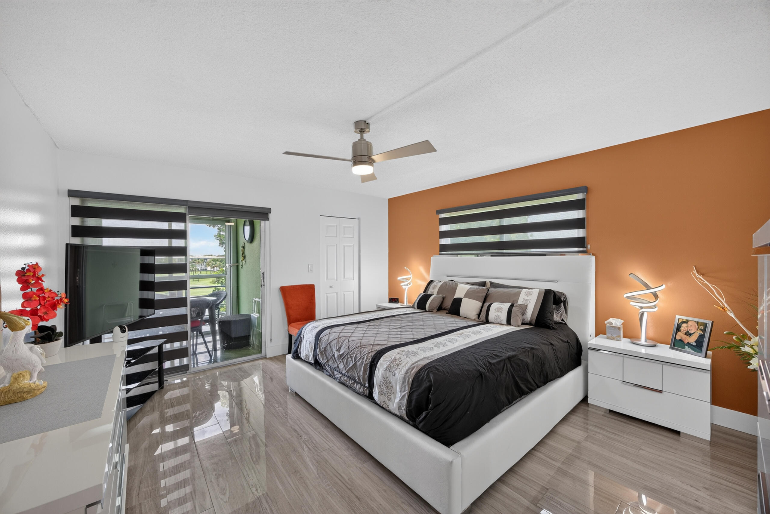2903 VICTORIA Circle O4