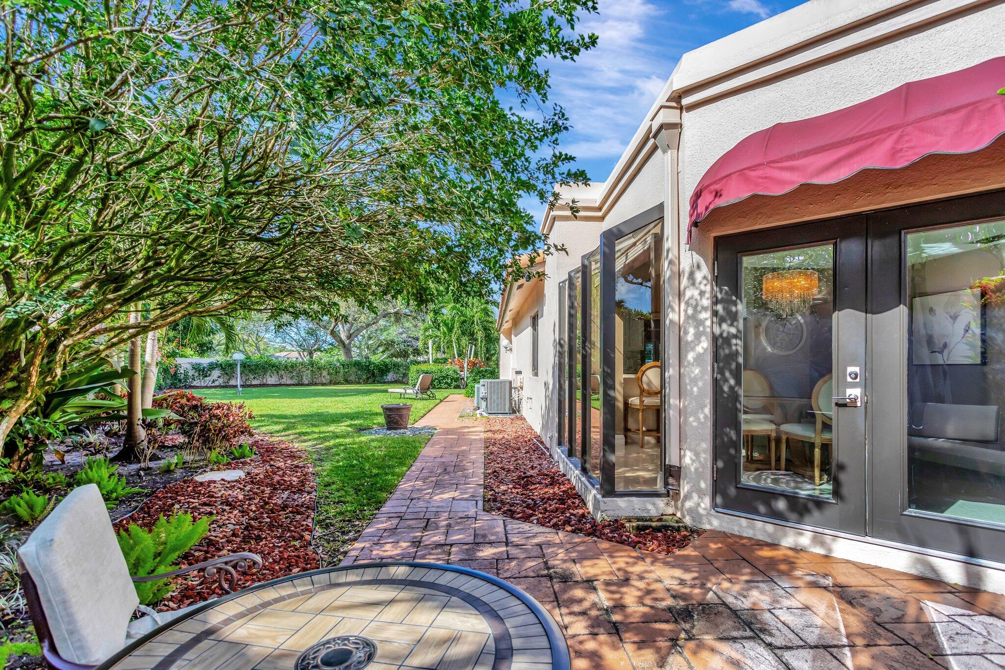 VILLA DESTE CONDO - Residential