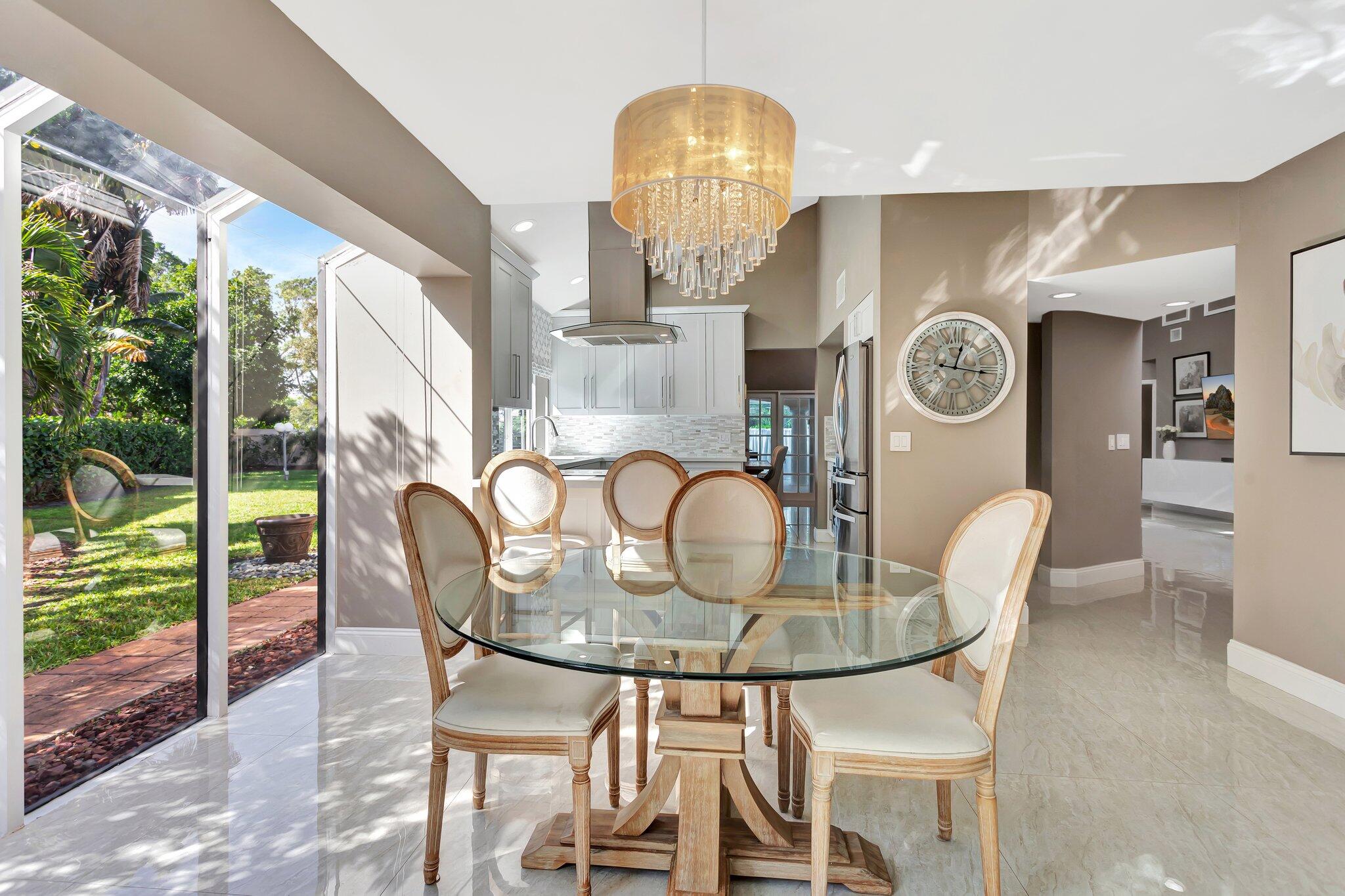 VILLA DESTE CONDO - Residential