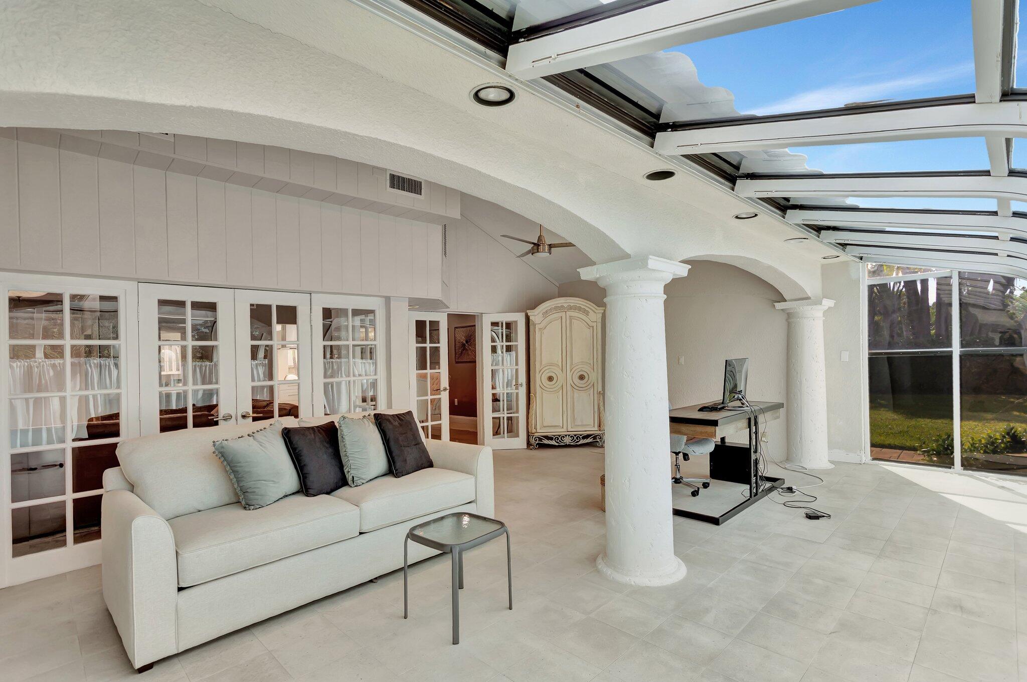 VILLA DESTE CONDO - Residential