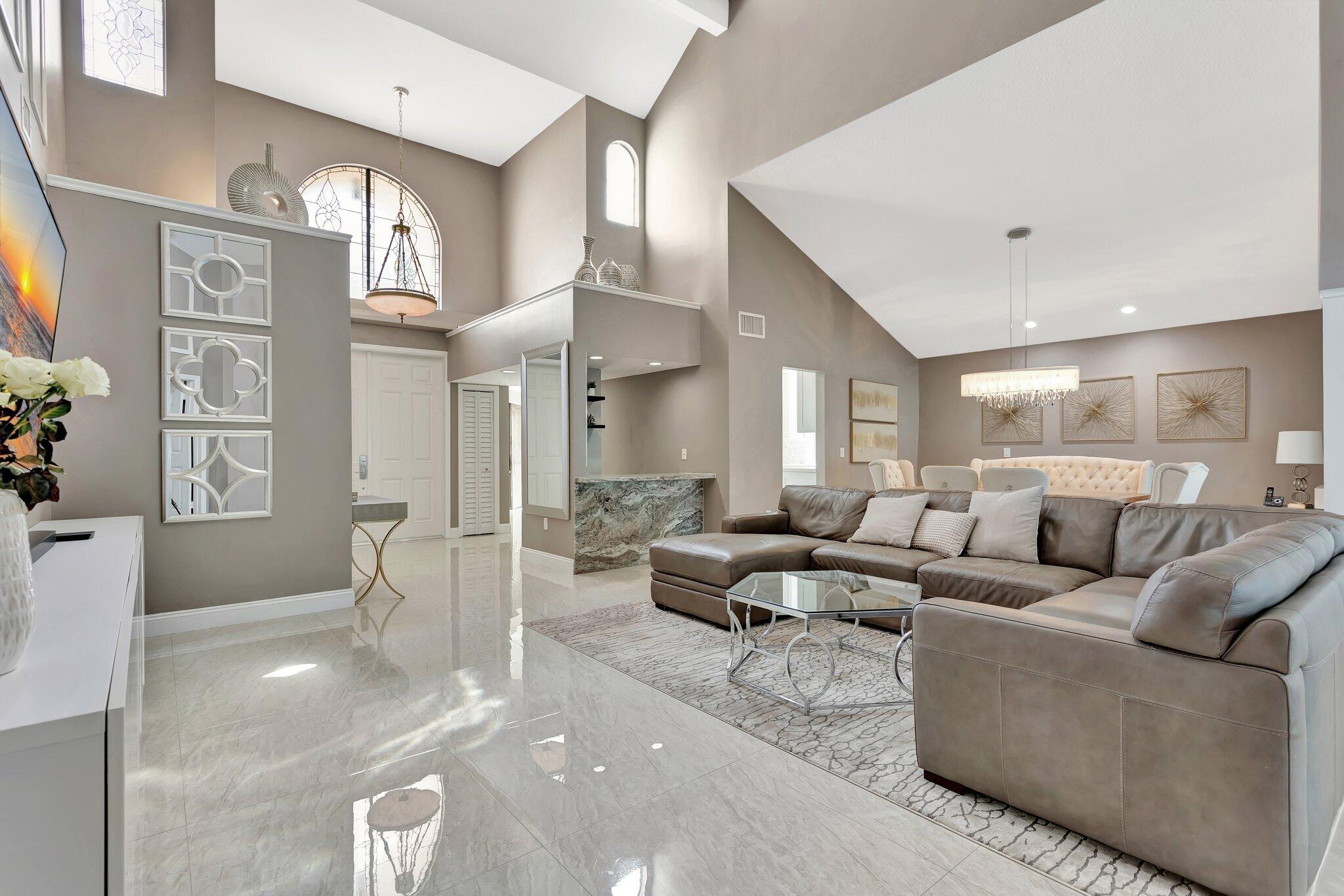 VILLA DESTE CONDO - Residential