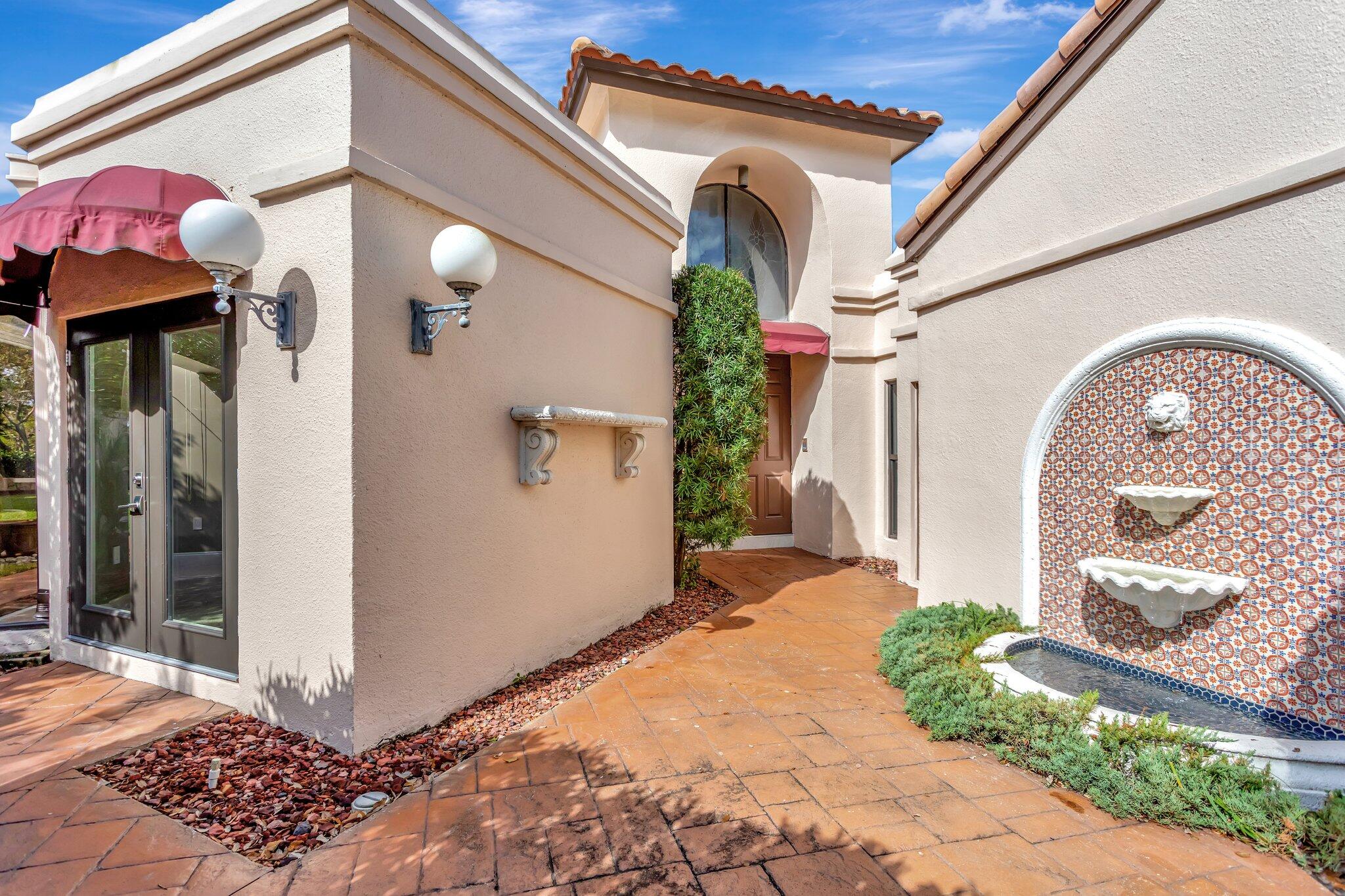 VILLA DESTE CONDO - Residential