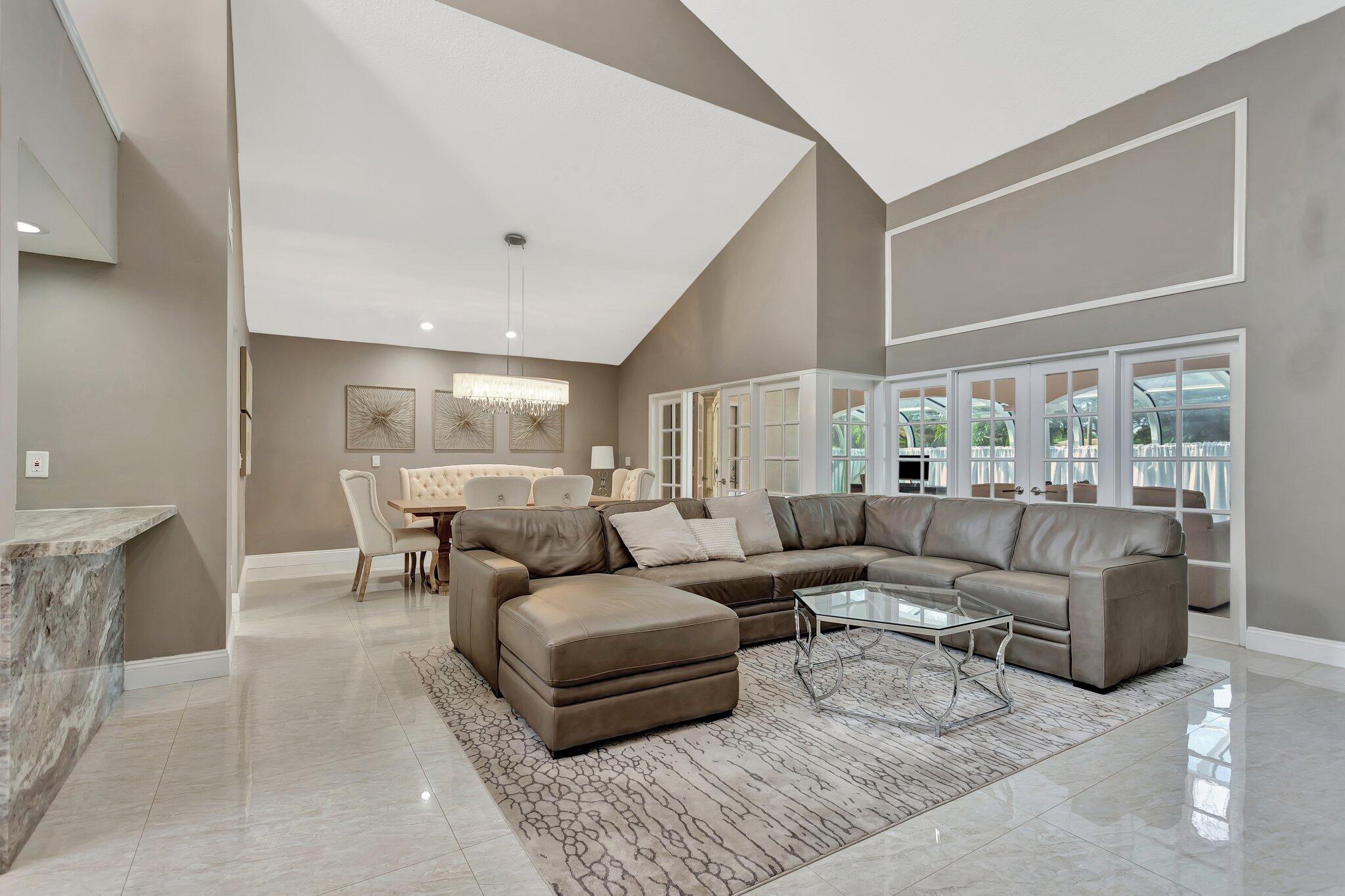 VILLA DESTE CONDO - Residential