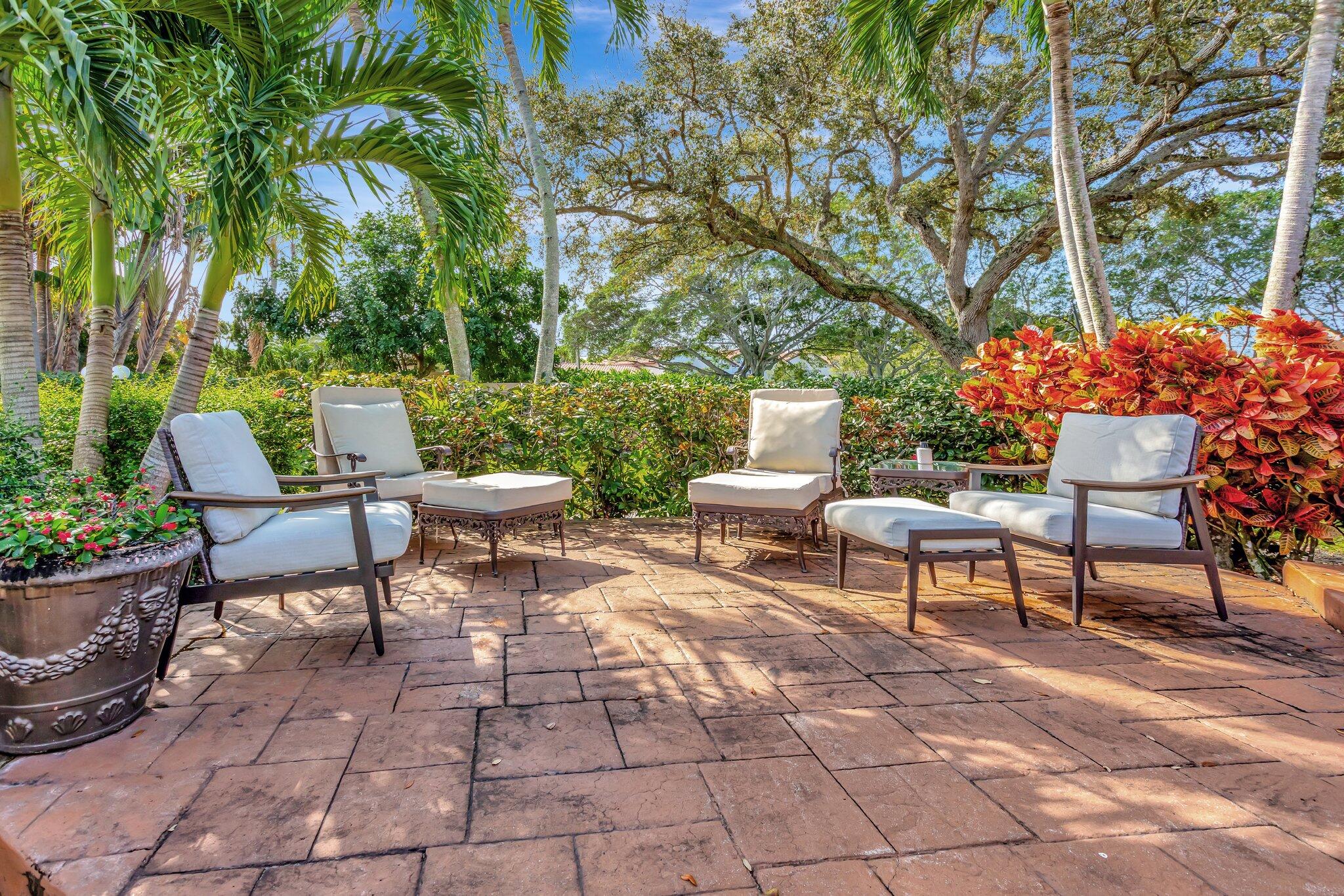 VILLA DESTE CONDO - Residential