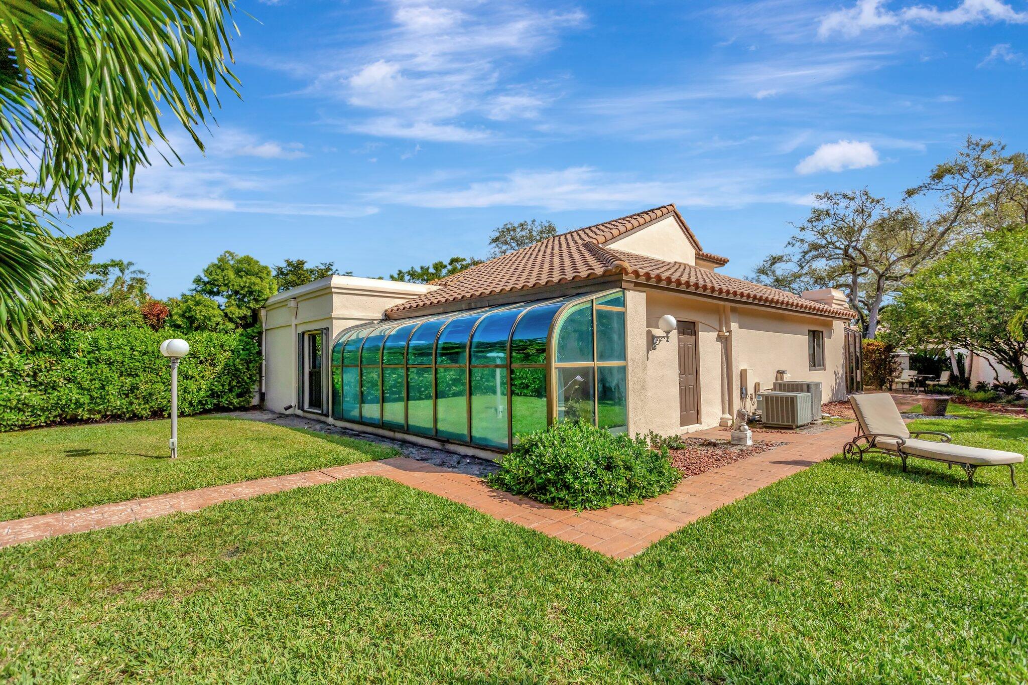 VILLA DESTE CONDO - Residential