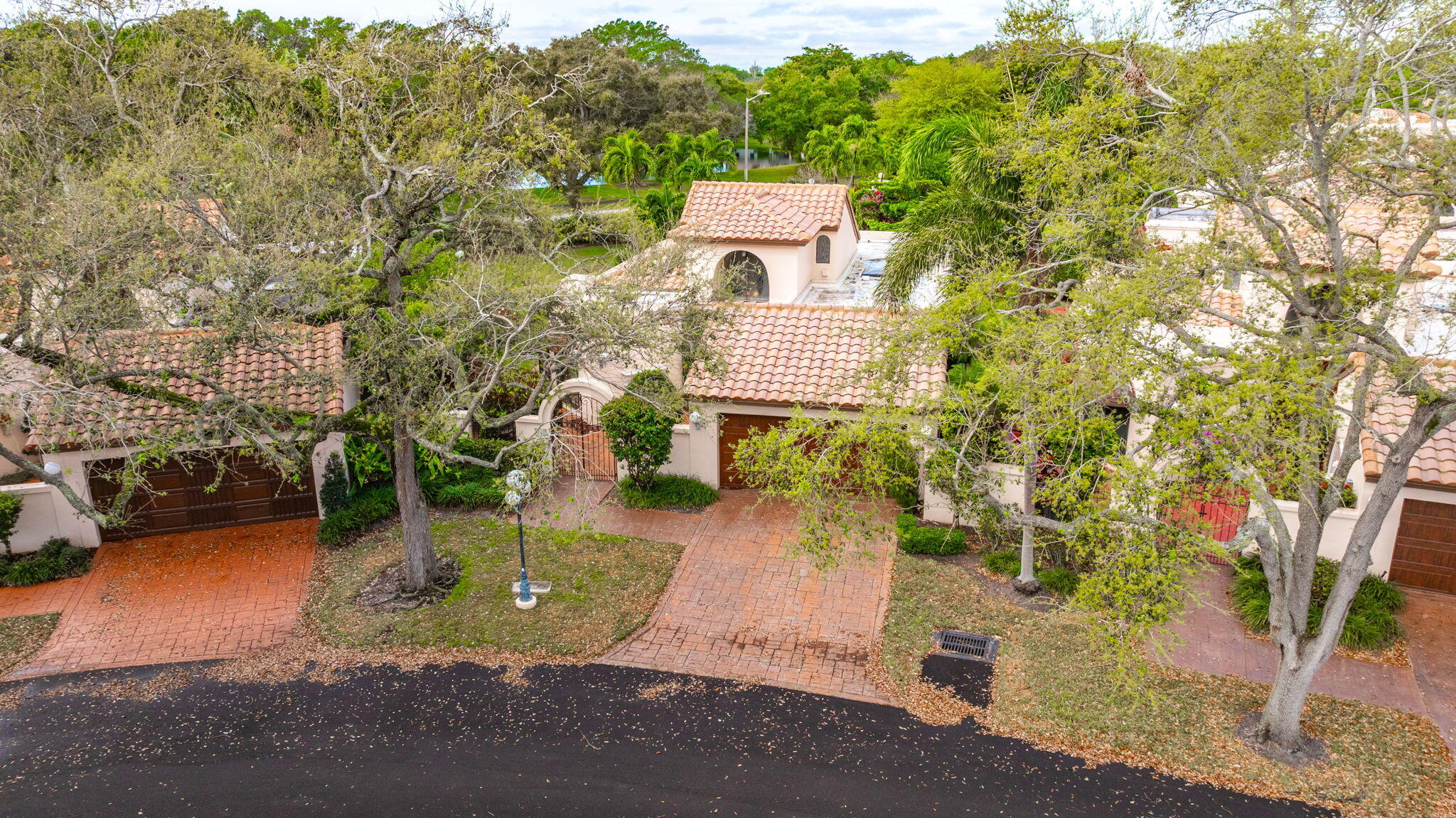 VILLA DESTE CONDO - Residential