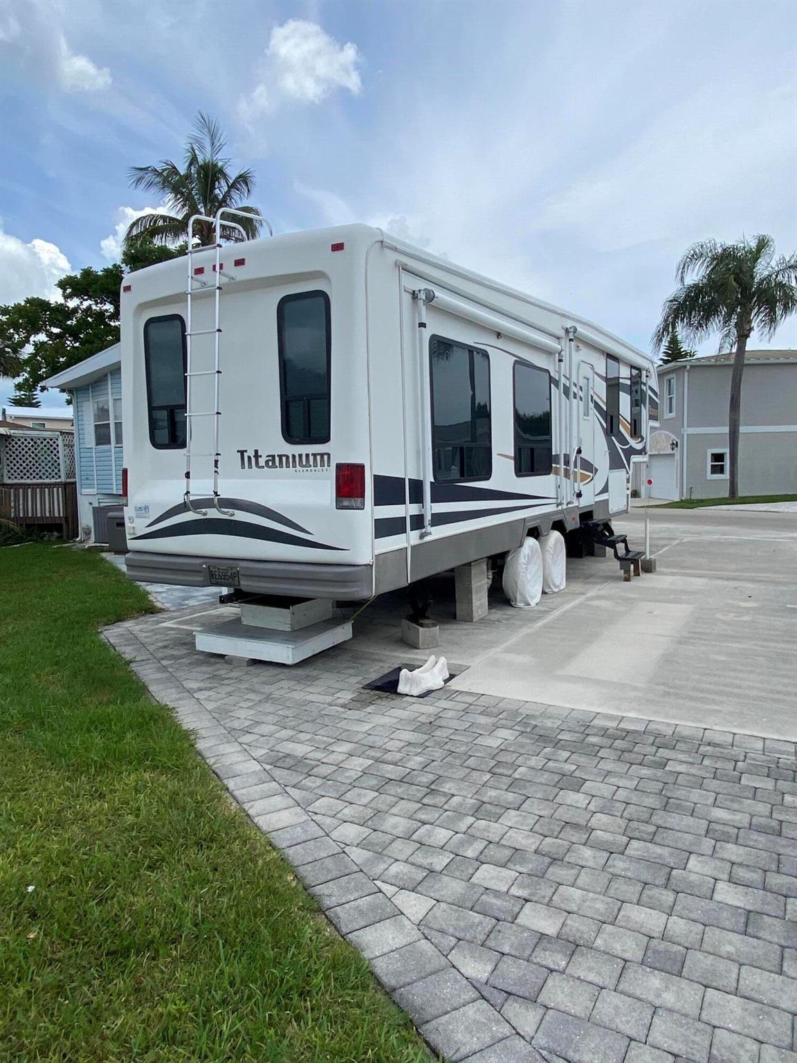 301 Nettles Boulevard, Jensen Beach, FL, 34957/$189,000 1 301 Nettles Boulevard