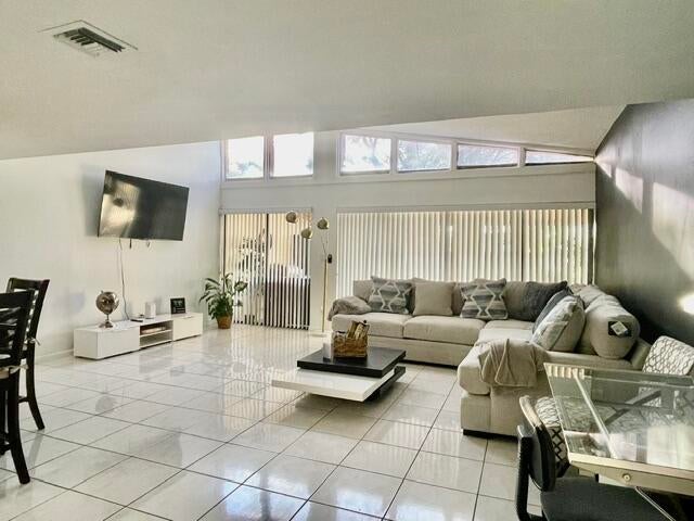 Properties 1453 White Pine Drive