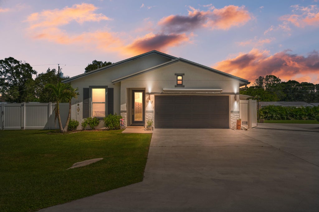 Photo of 5504 Deleon Avenue, Fort Pierce, FL 34951 (MLS # B26080769)