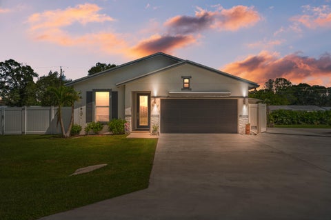 Photo of 5504 Deleon Avenue, Fort Pierce, FL 34951 (MLS # B26080769)