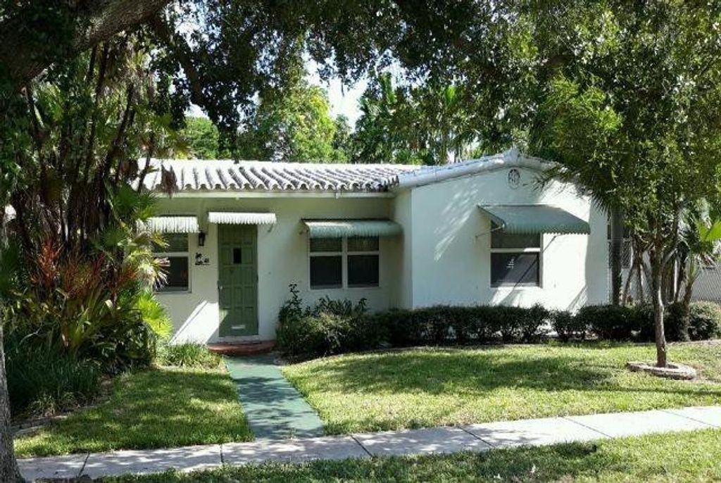 Photo of 22 SW 6th Street, Dania Beach, FL 33004 (MLS # F10546465)