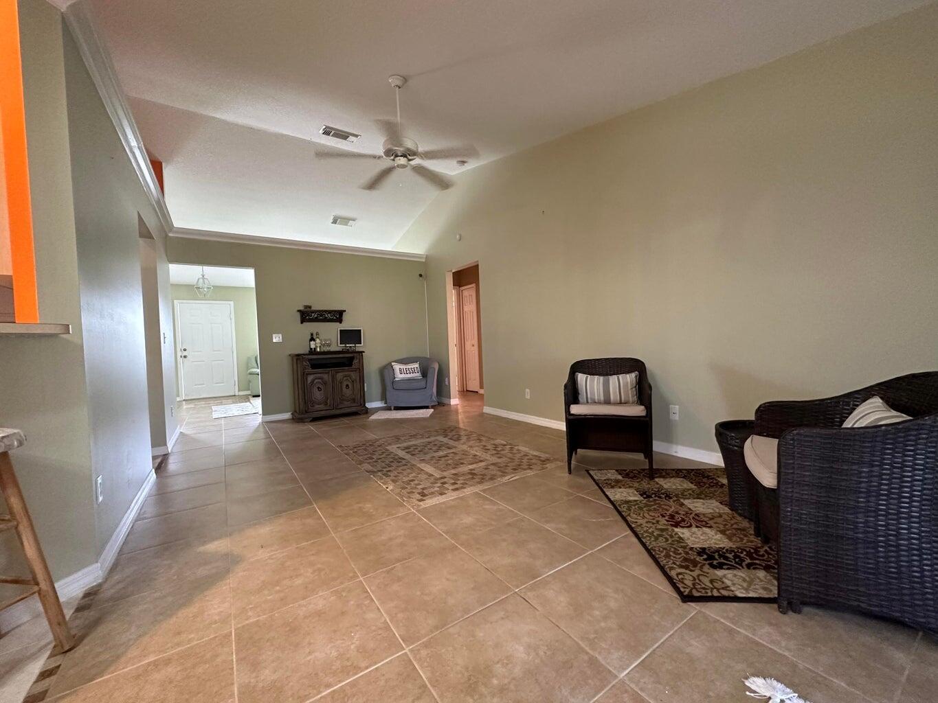 PORT ST LUCIE SECTION 25 - Residential Lease