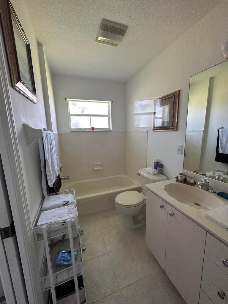 PORT ST LUCIE SECTION 25 - Residential Lease