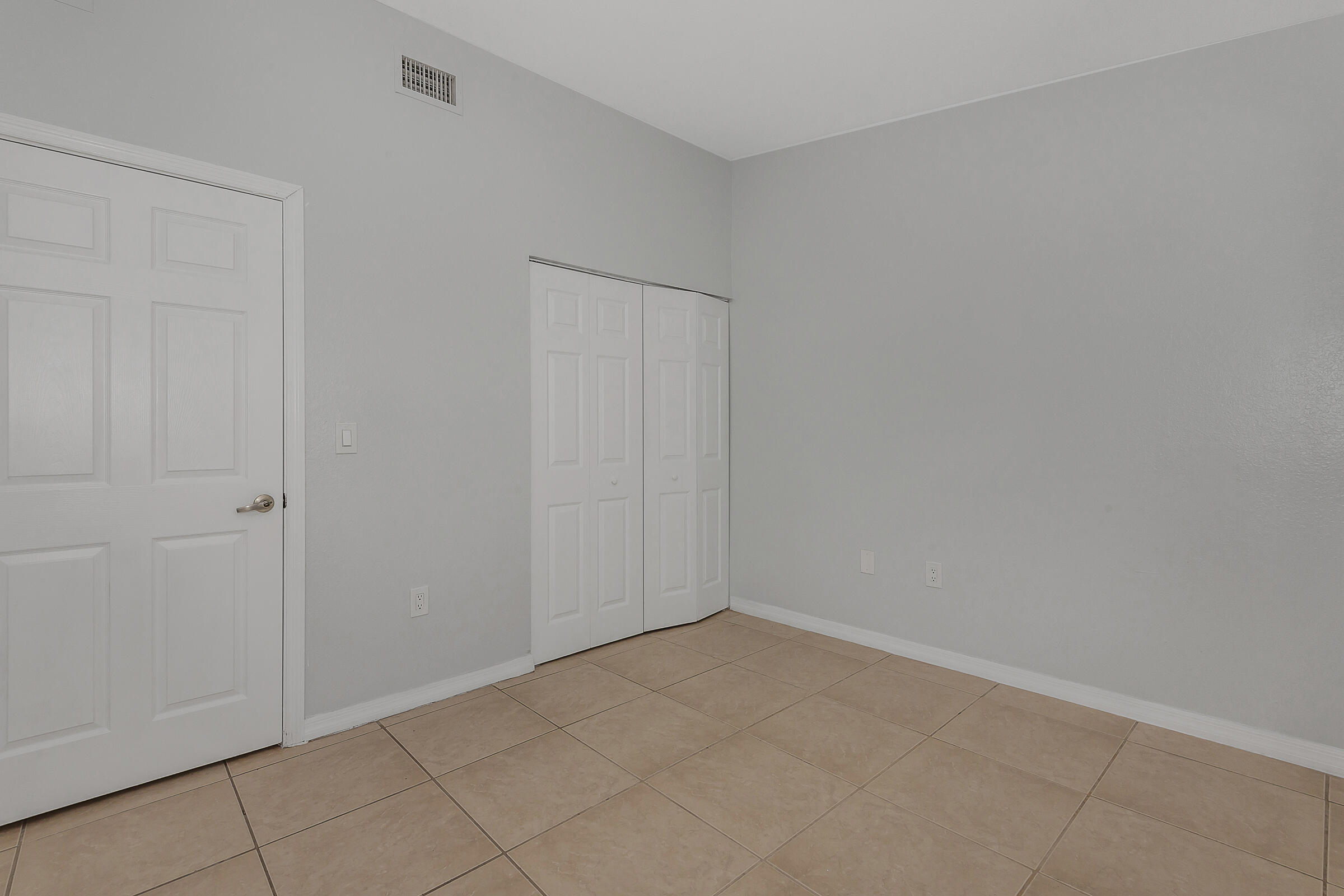 HOLLYWOOD RIDGE FARMS 2-16 MISC - Residential Lease
