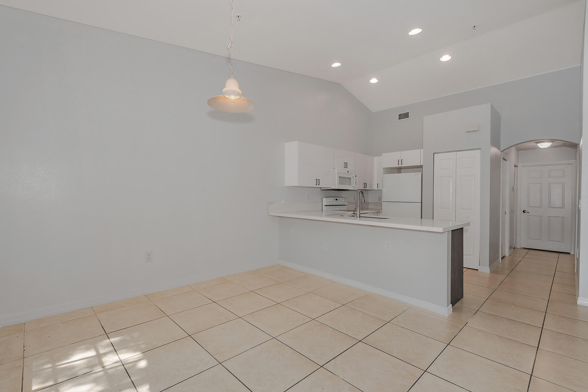 HOLLYWOOD RIDGE FARMS 2-16 MISC - Residential Lease