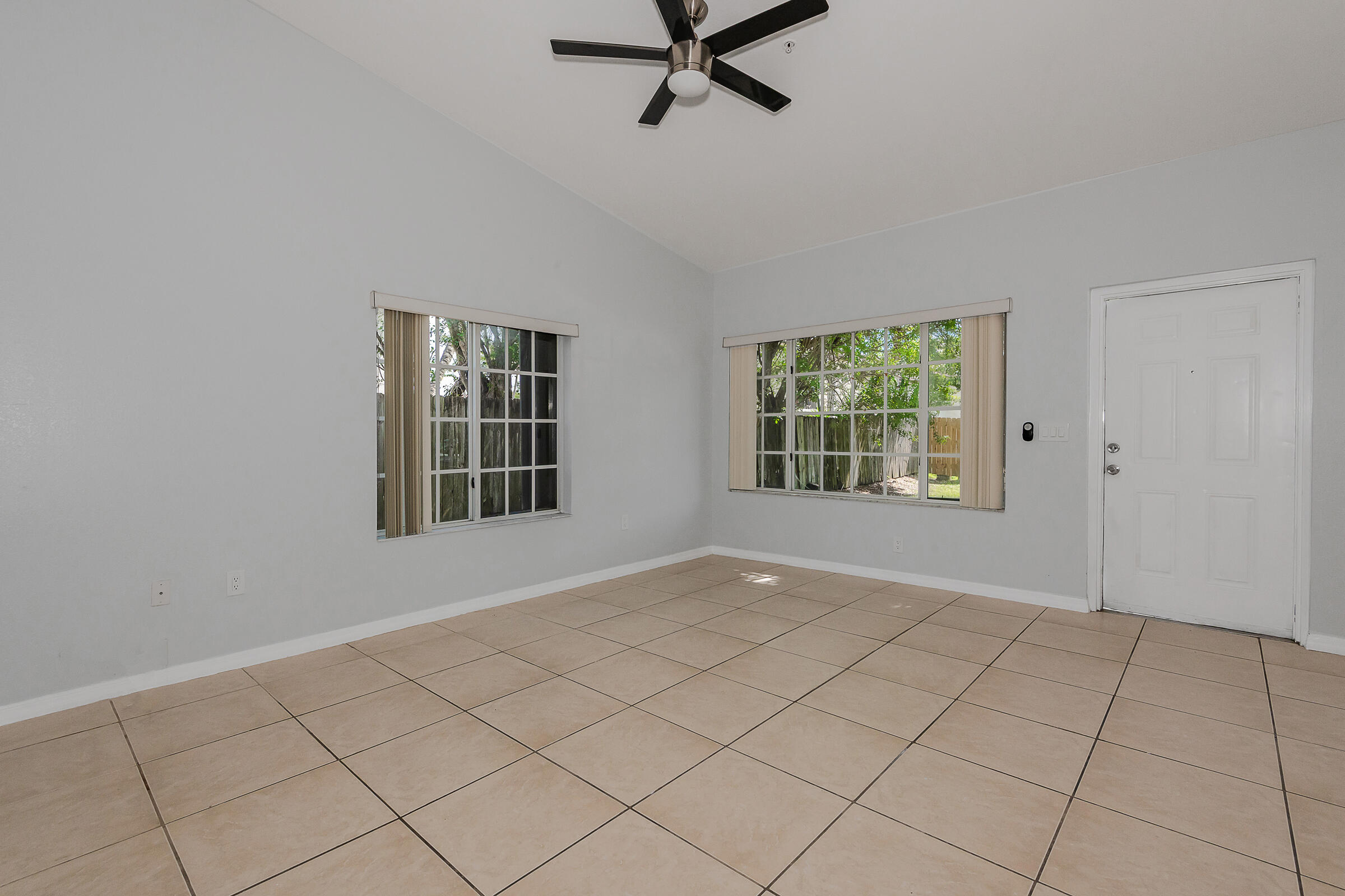 HOLLYWOOD RIDGE FARMS 2-16 MISC - Residential Lease