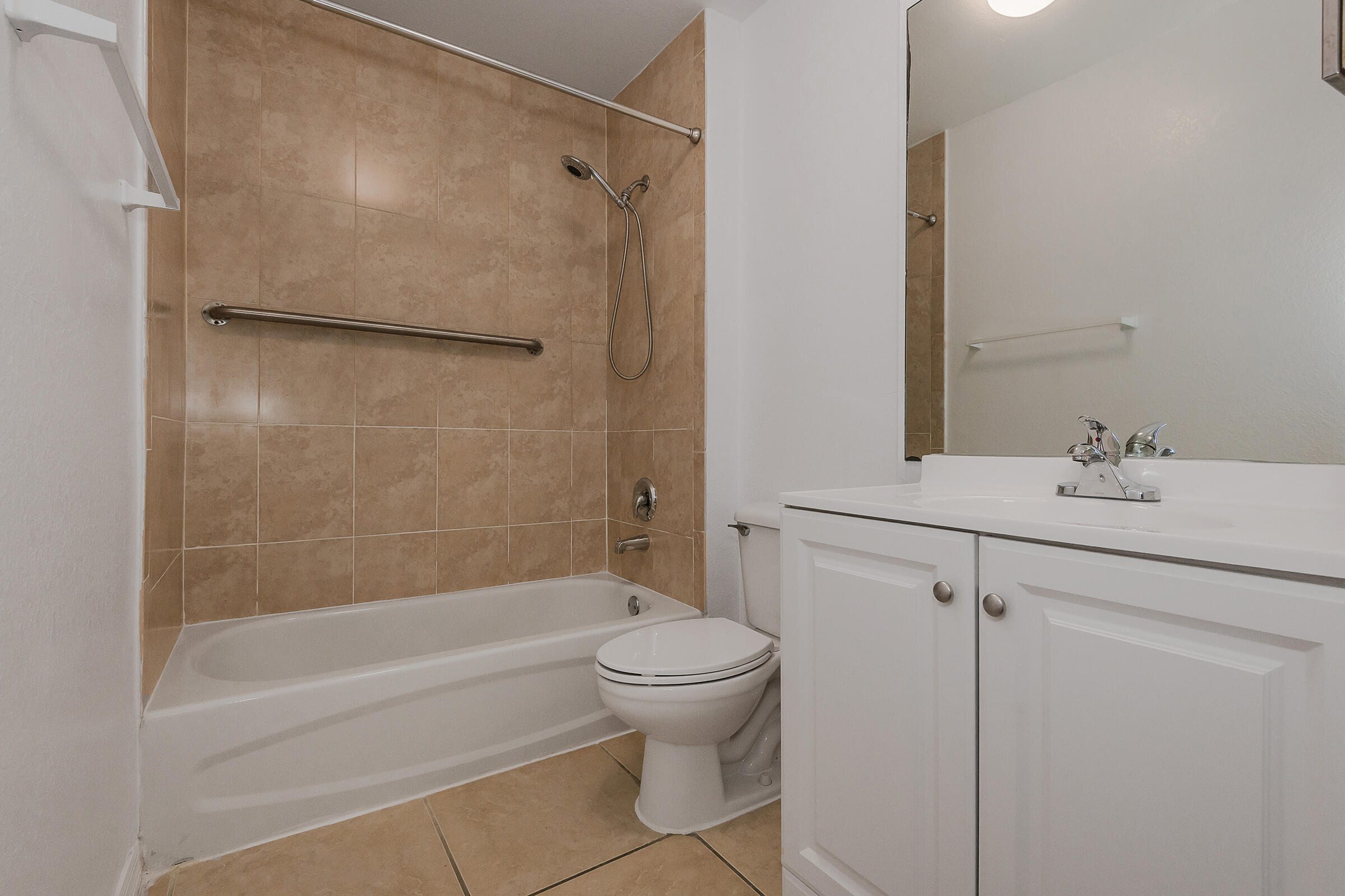 HOLLYWOOD RIDGE FARMS 2-16 MISC - Residential Lease