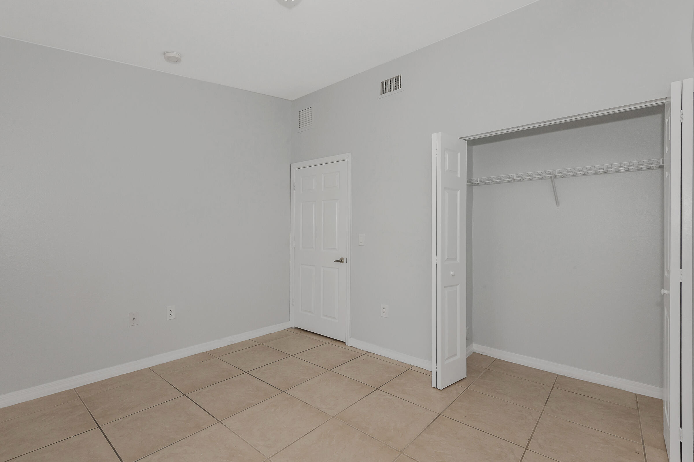 HOLLYWOOD RIDGE FARMS 2-16 MISC - Residential Lease