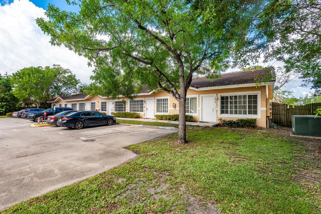 Photo of 3838 SW 48th Avenue #3838, Hollywood, FL 33023 (MLS # B26027262)