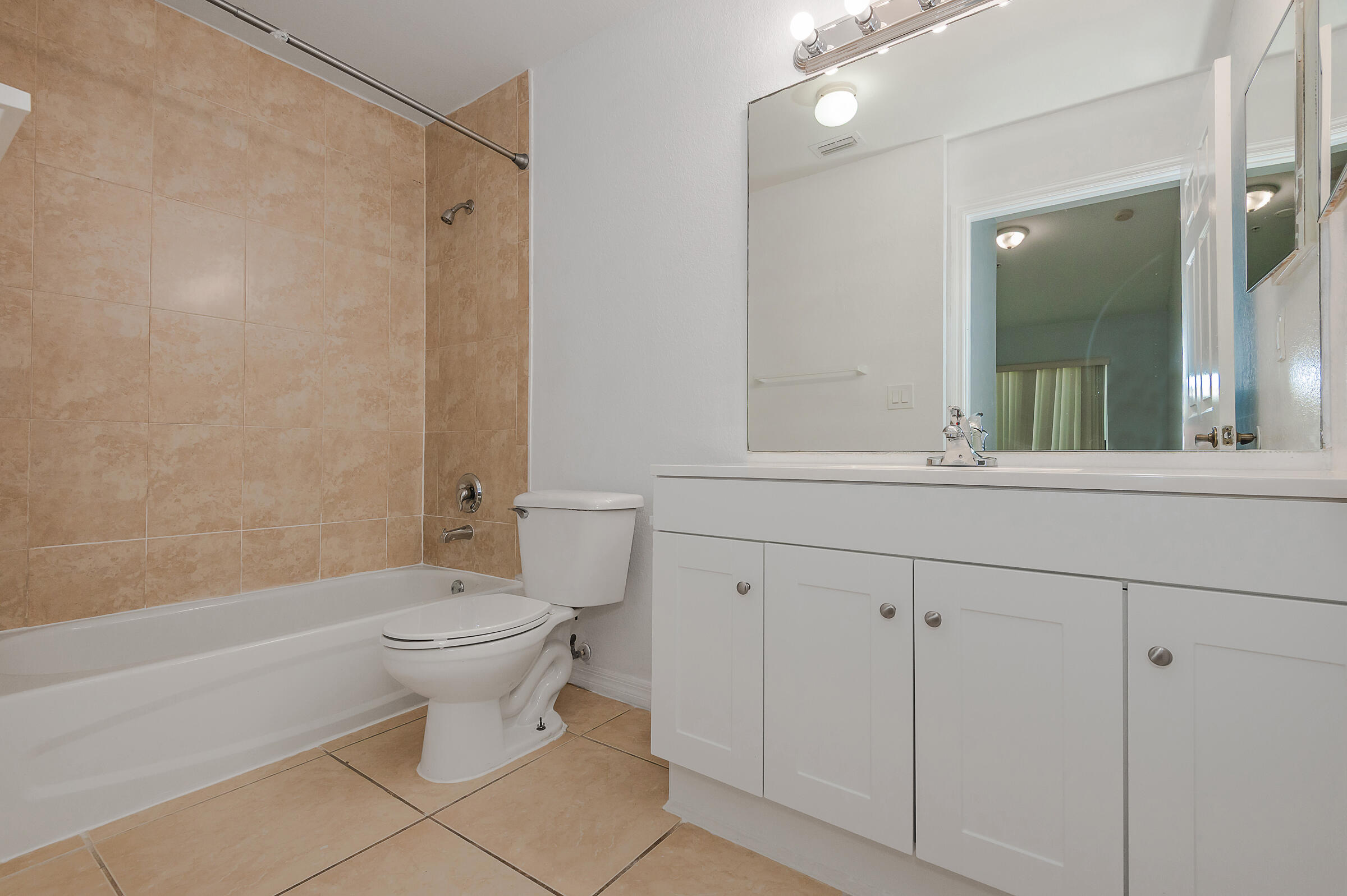 HOLLYWOOD RIDGE FARMS 2-16 MISC - Residential Lease