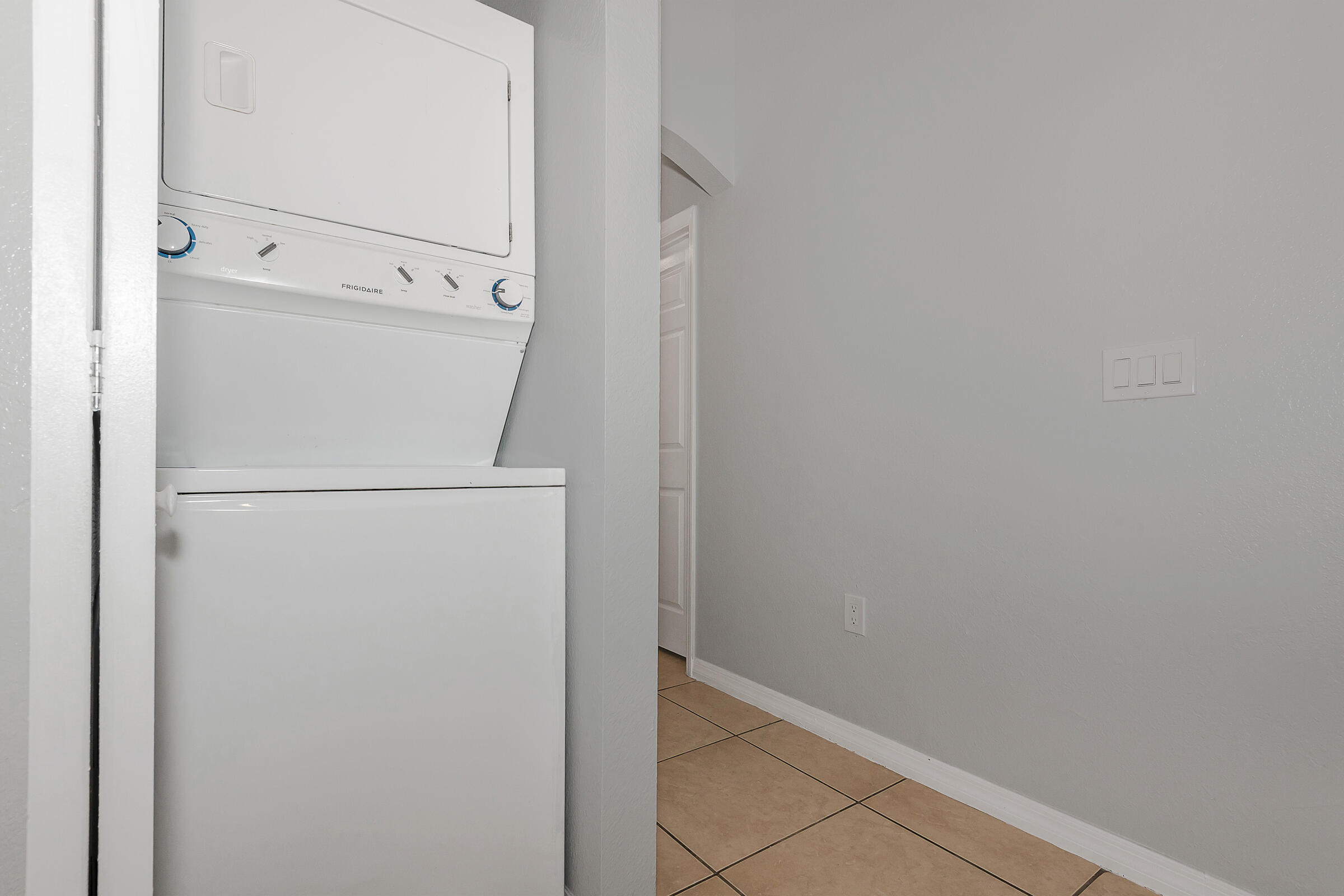 HOLLYWOOD RIDGE FARMS 2-16 MISC - Residential Lease