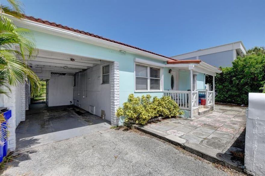 ****RM-25**** Collect rental income of $3,350 immediately. Currently rented below market value. Excellent Air BnB VRBO opportunity. Front Unit: 3/2 w/ large private backyard. Back Unit: 1 BR, 1 Bath; separate private backyard + separate side entrance. Steps from the beach!!