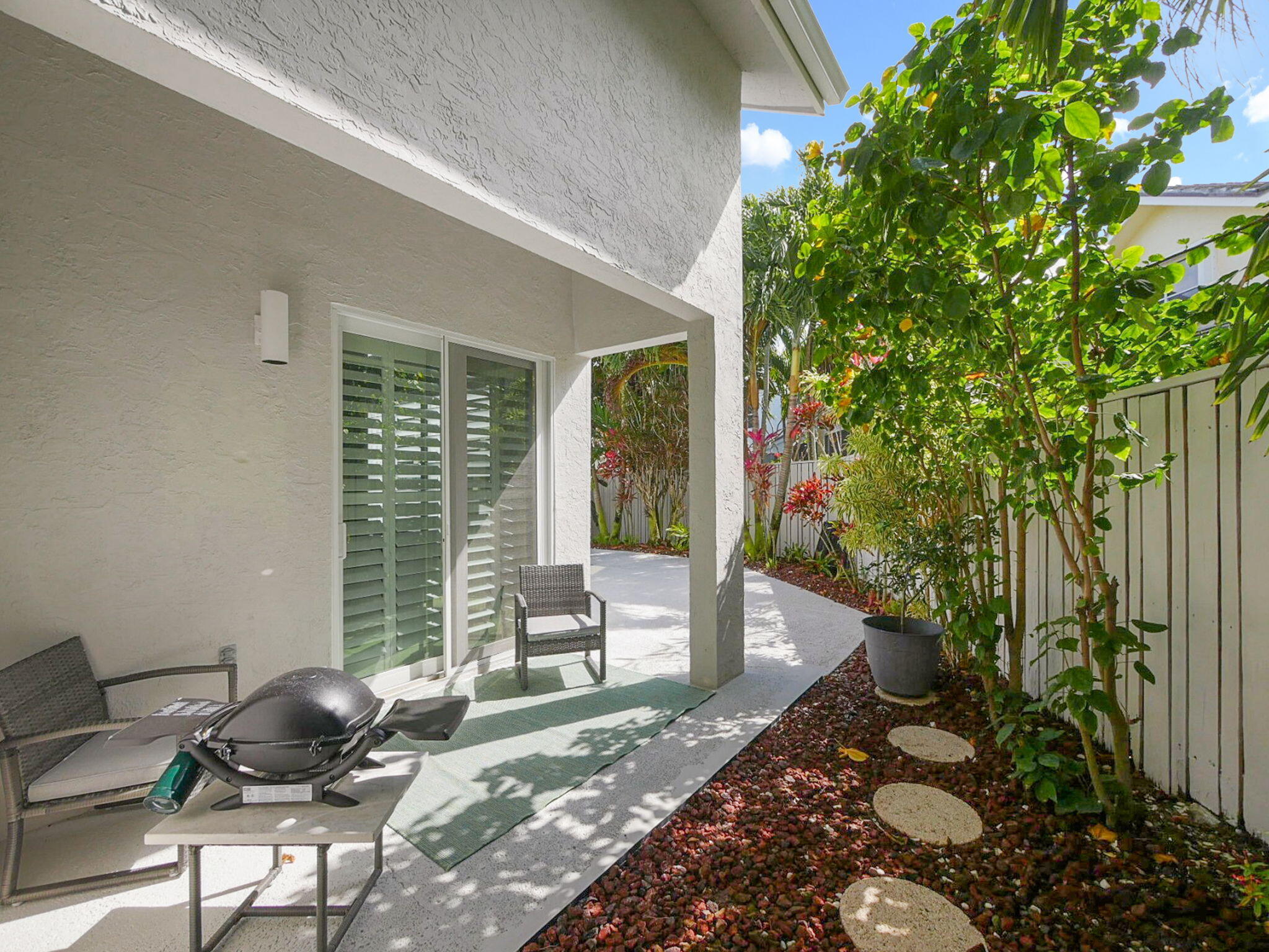 Sea Colony - The Lakes - Residential