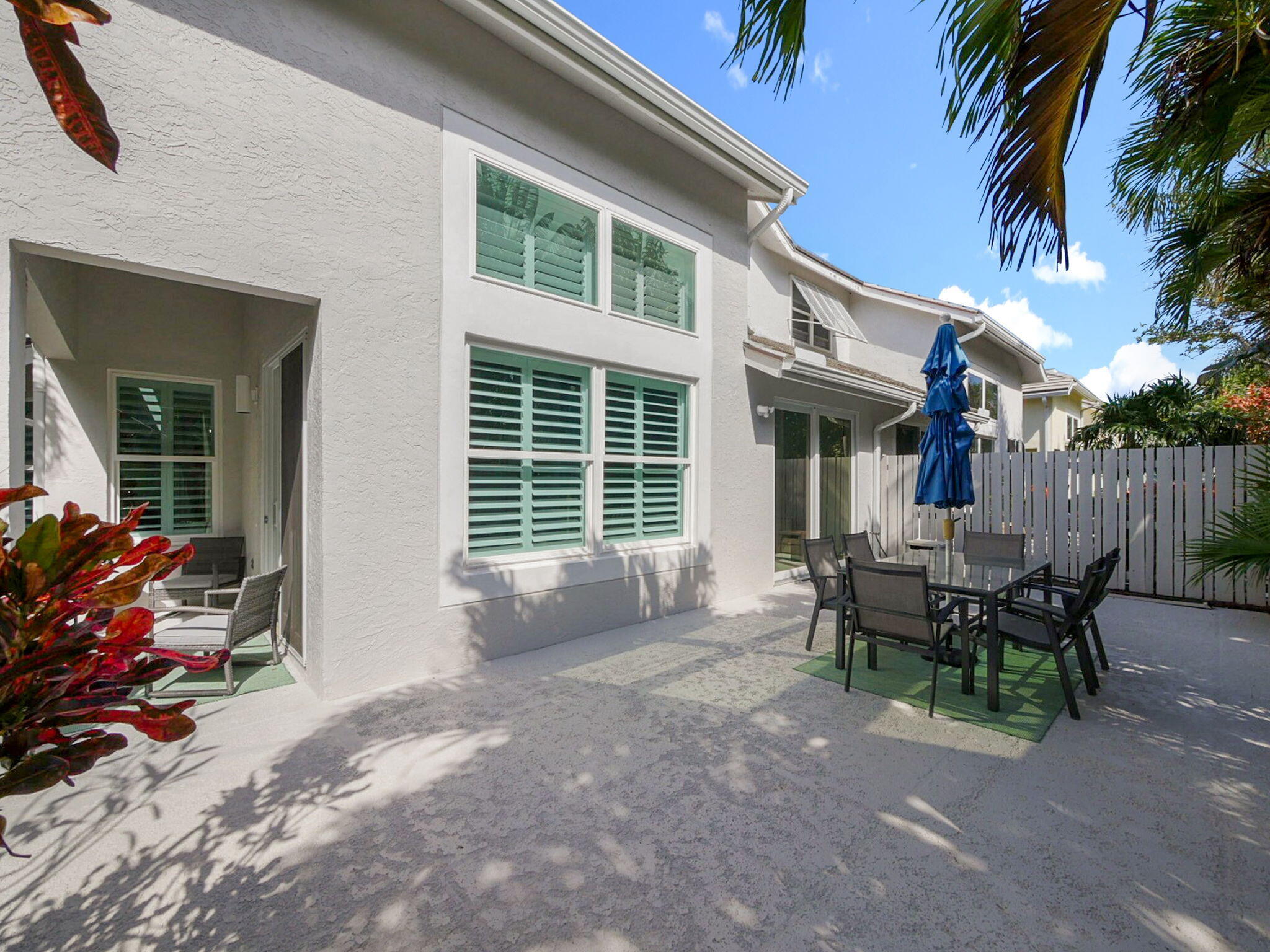 Sea Colony - The Lakes - Residential