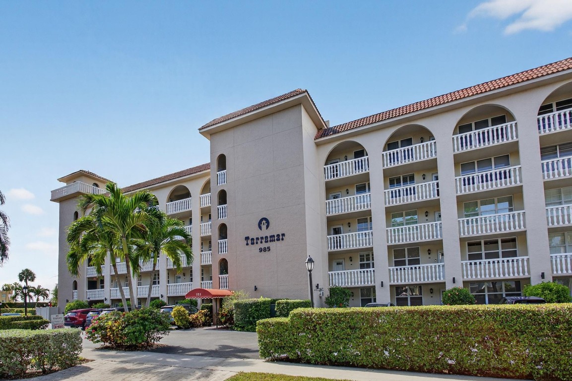 985 SE 19 Avenue 204