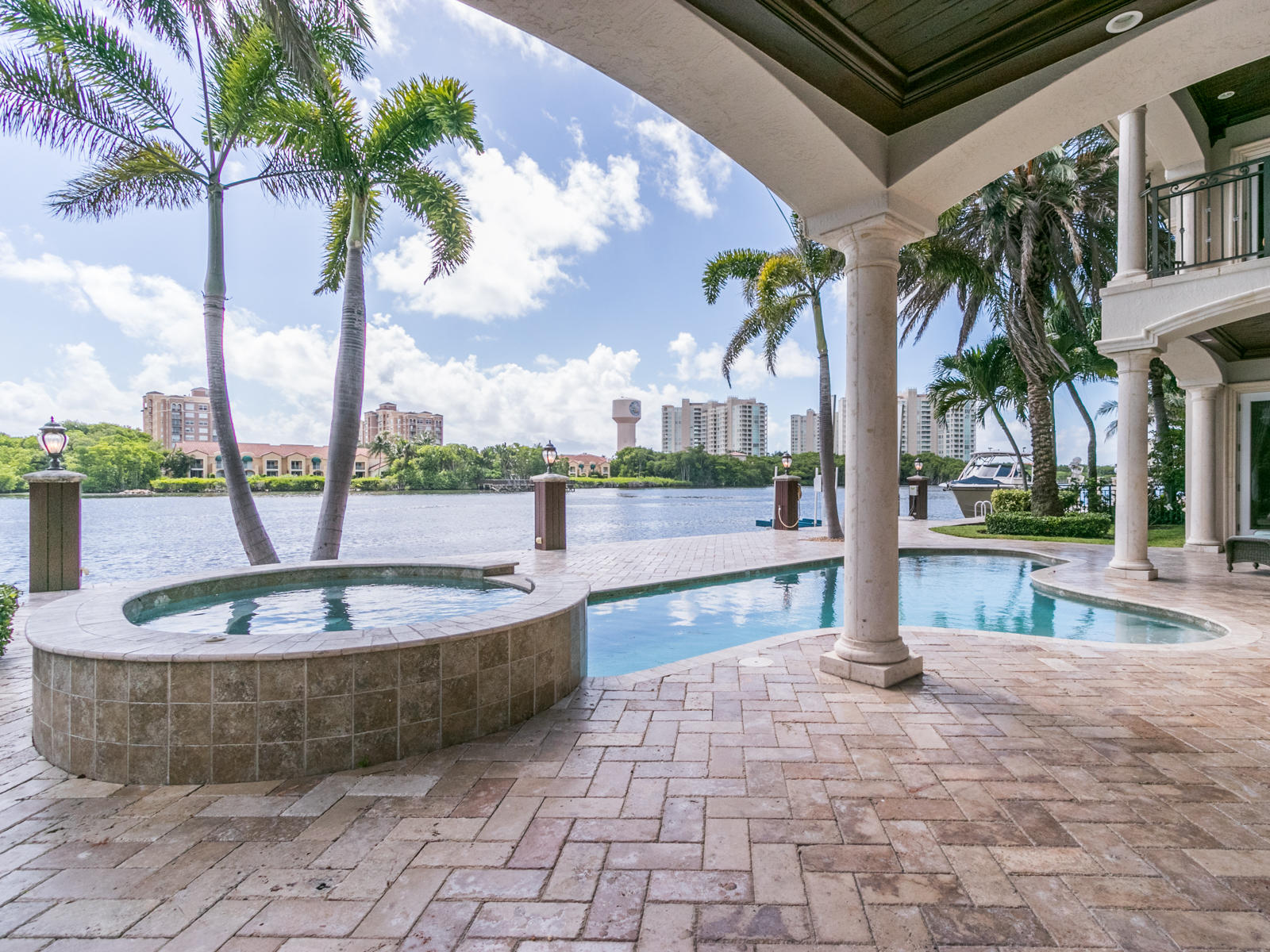 BOCA HARBOUR ISLAND SEC - Residential