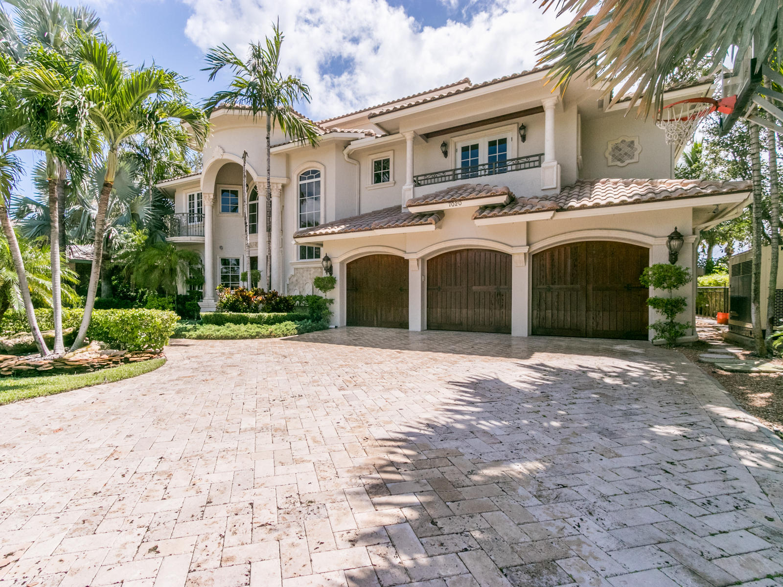 BOCA HARBOUR ISLAND SEC - Residential