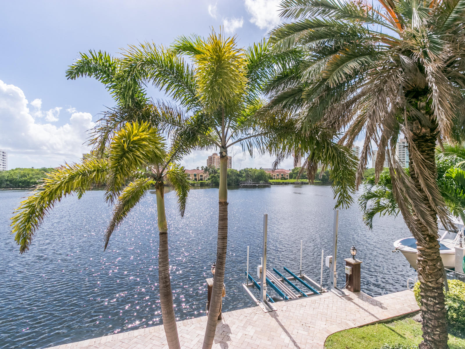 BOCA HARBOUR ISLAND SEC - Residential