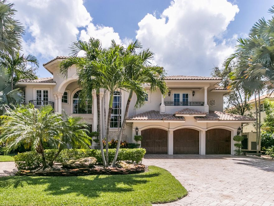 Magnificent direct intracoastal smart home with 5bedrroms 6.5 bathrooms den, and 3 car garages. prestigious upgrades include marble floors,crown molding, home automation, elevator, generator and movie theater. The first floor has the guest room, den and the movie theater. The second floor has 3 bedrooms plus the huge master bedroom with built -ins closet and huge master bathroom. beautiful yard with pool/spa and magnificent intracoastal view. much more....