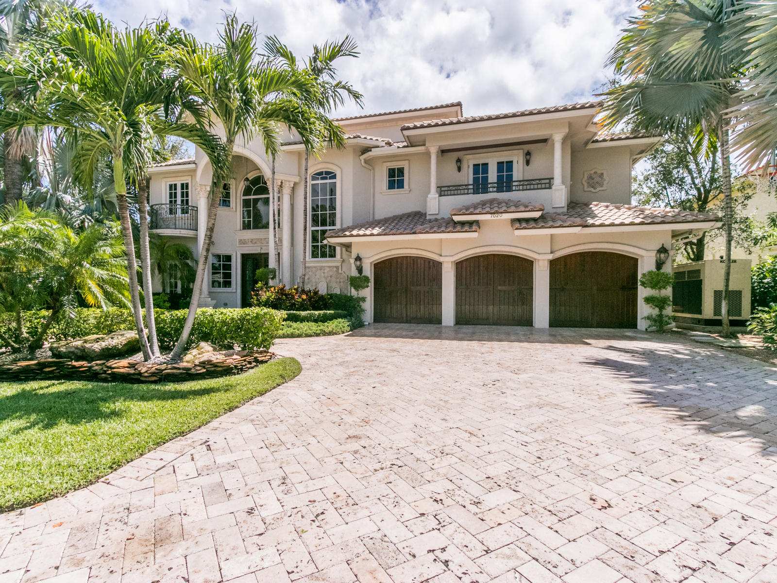 BOCA HARBOUR ISLAND SEC - Residential