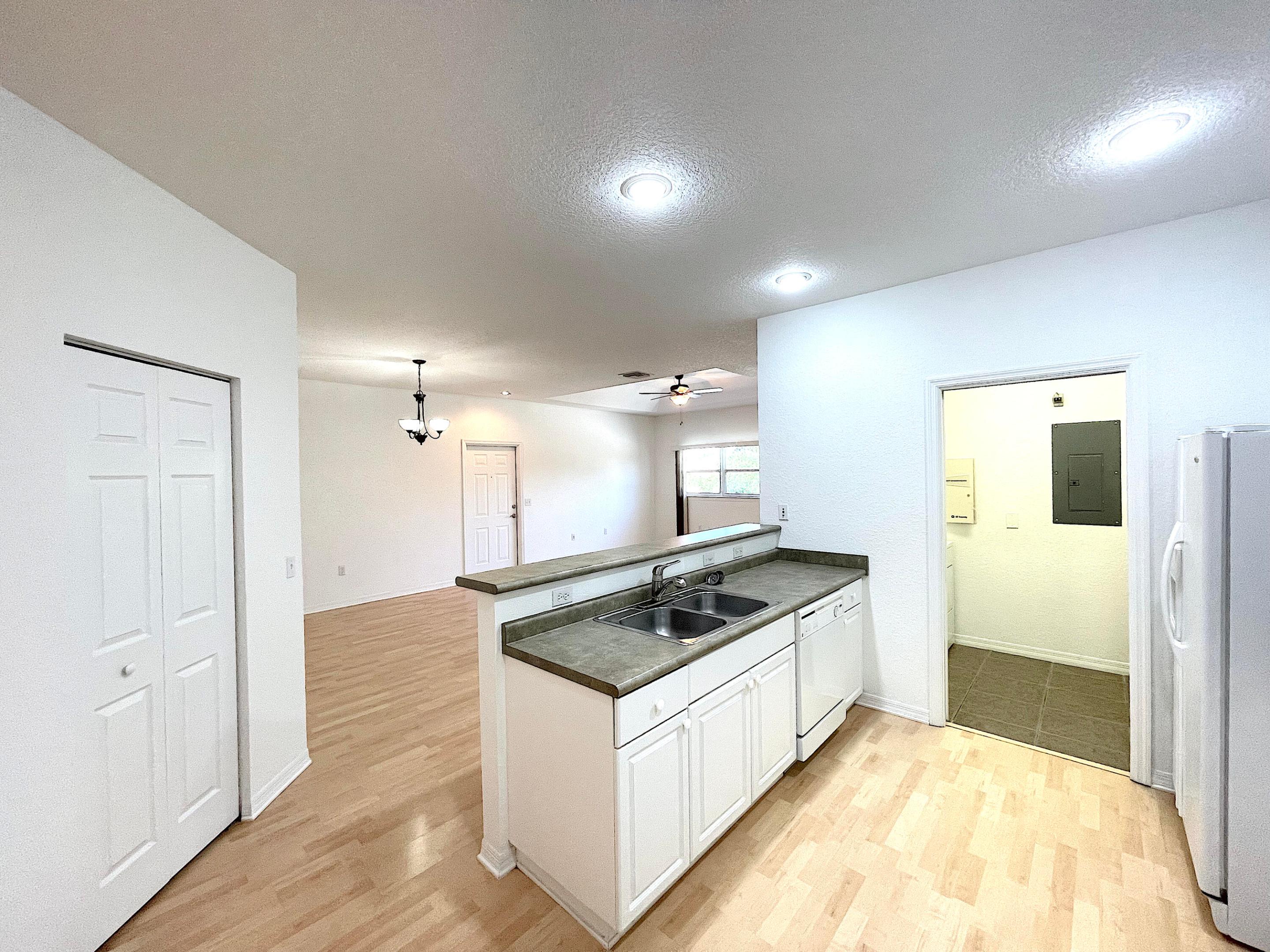 THE LAKES AT THE SAVANNAHS CONDOMINIUM - Residential