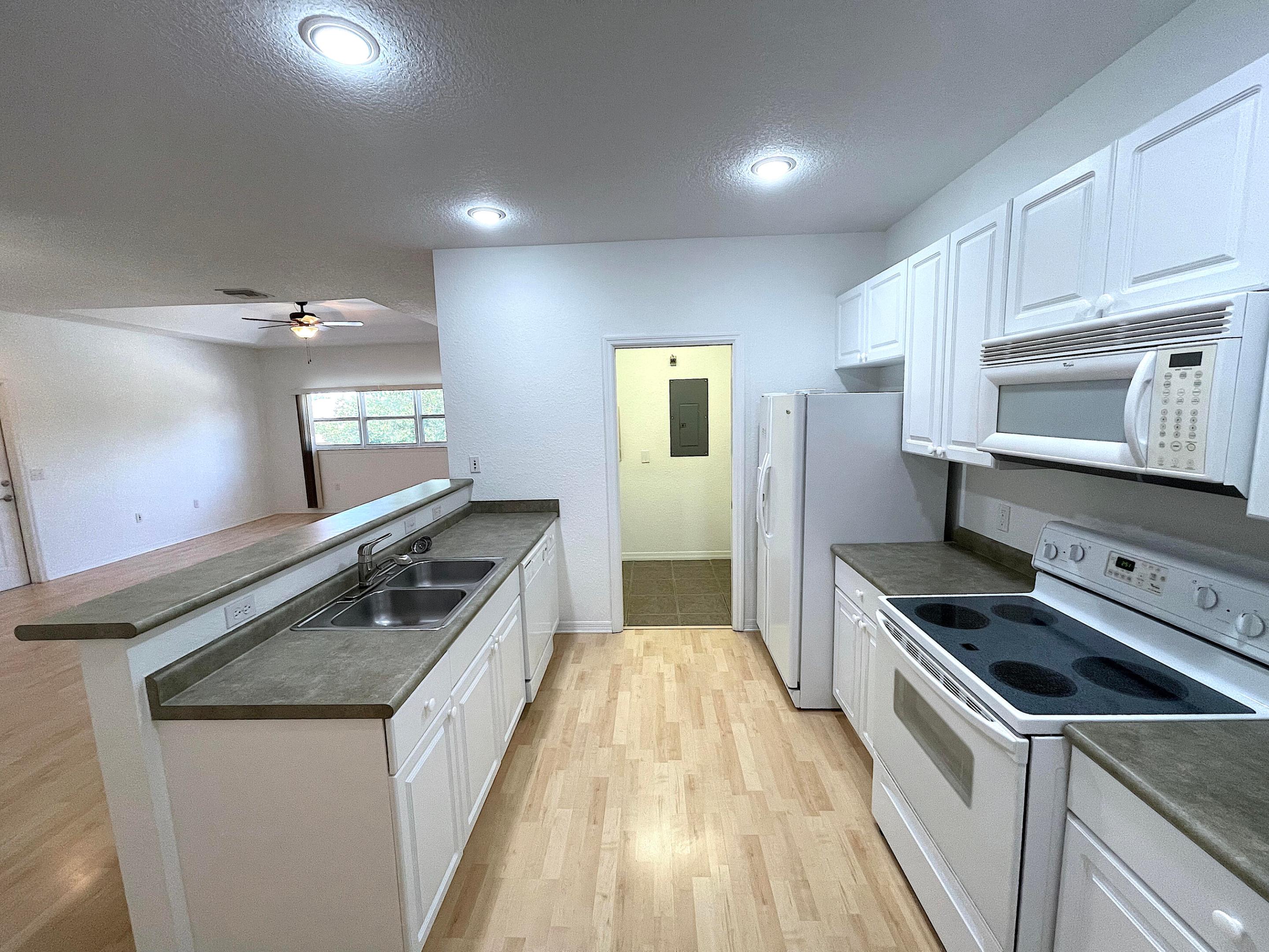 THE LAKES AT THE SAVANNAHS CONDOMINIUM - Residential