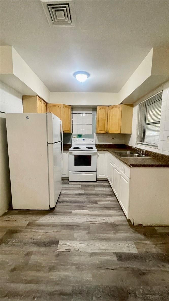 Croissant Park 4-28 B - Residential Lease