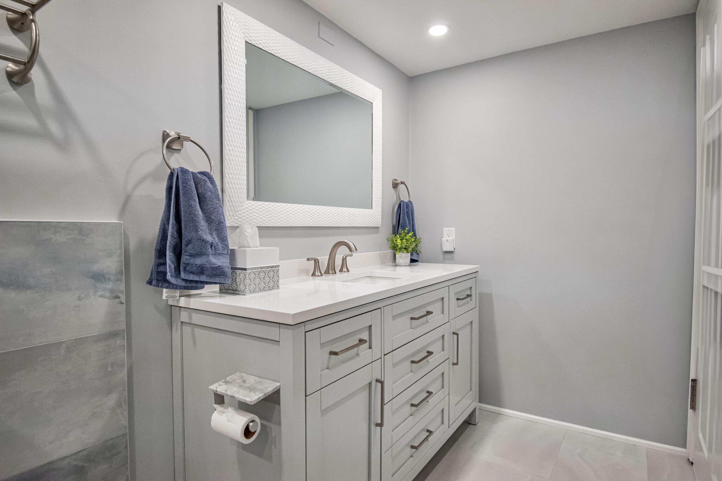 LAKESHORE COLONY I CONDO - Residential