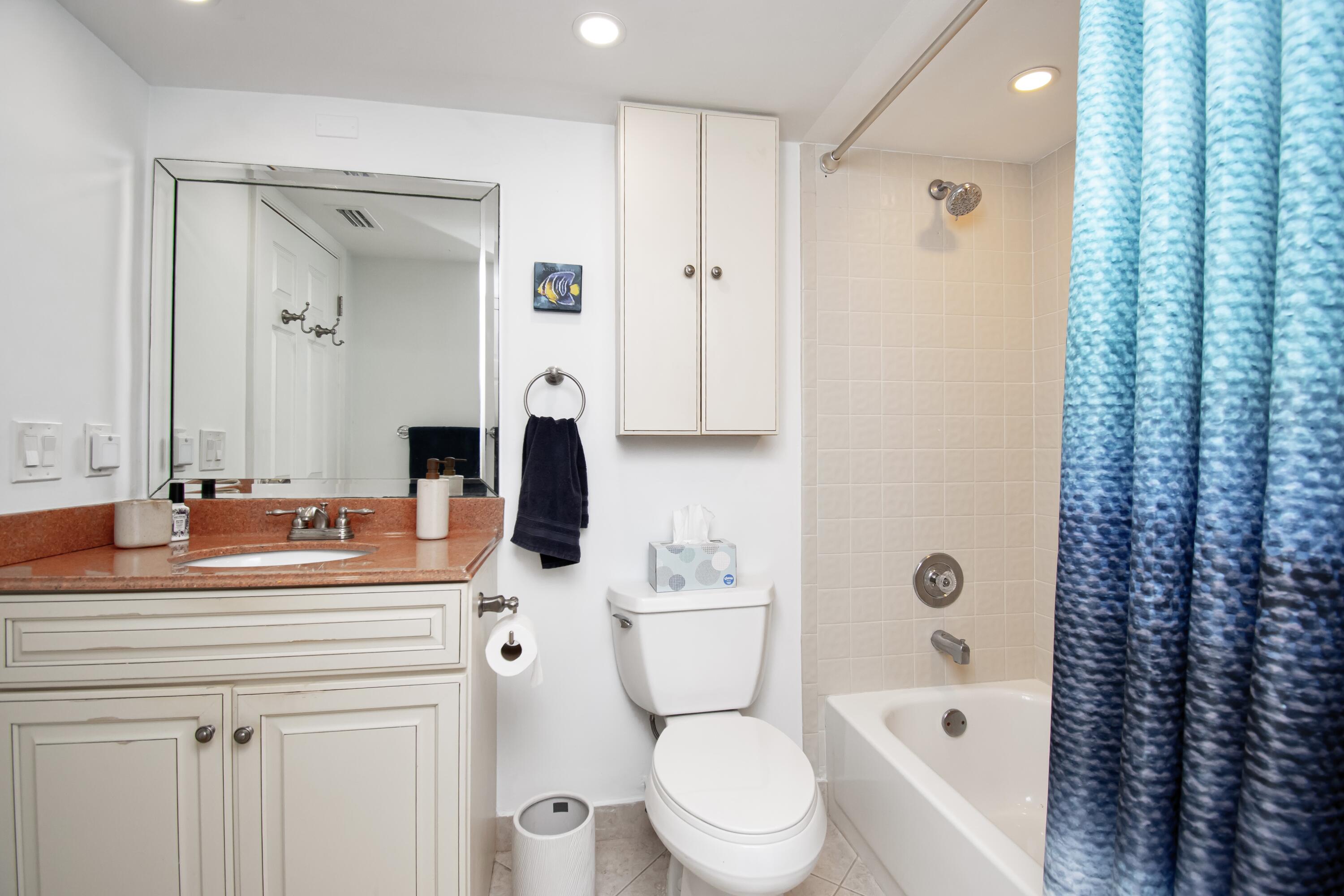 LAKESHORE COLONY I CONDO - Residential