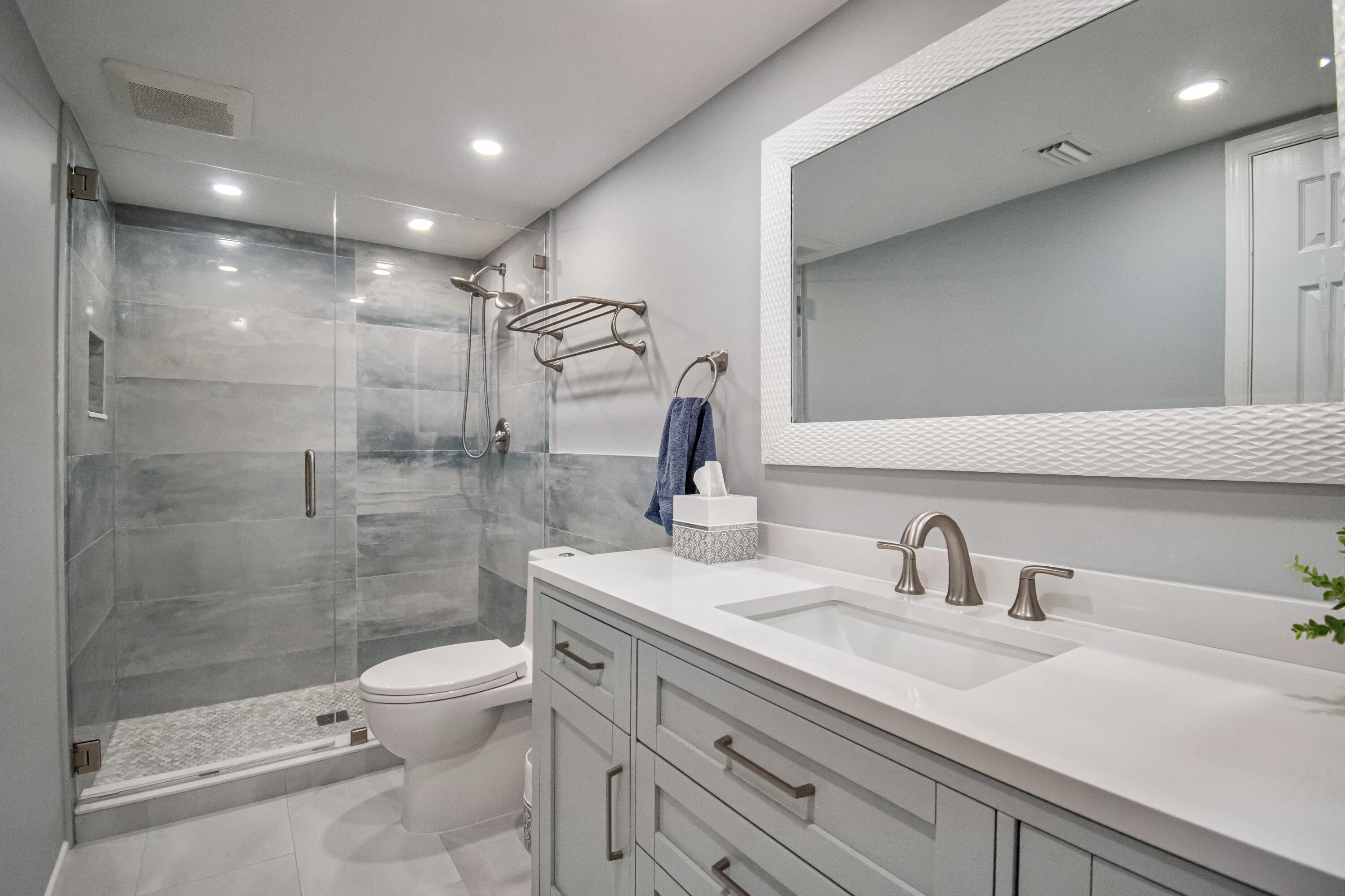 LAKESHORE COLONY I CONDO - Residential