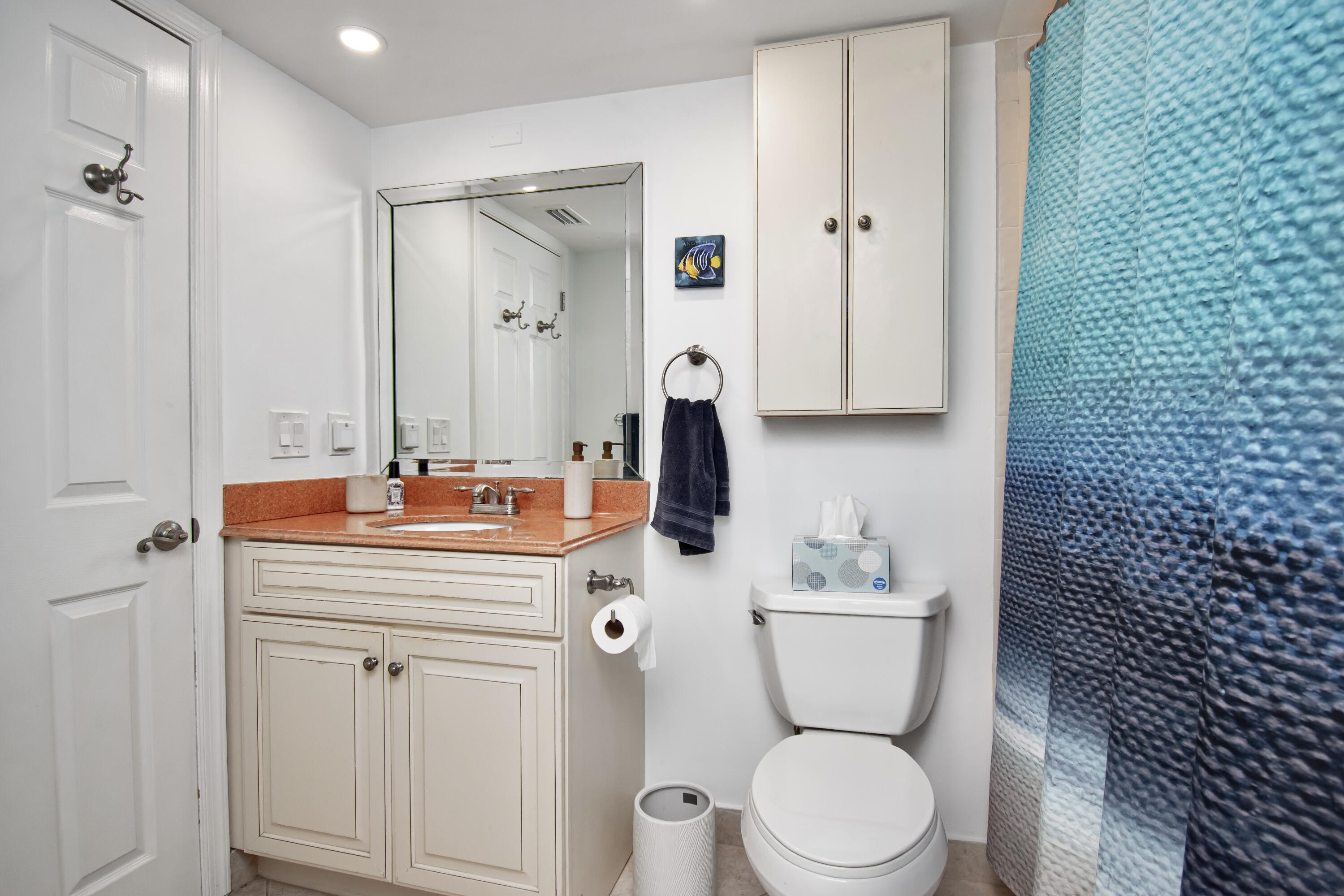 LAKESHORE COLONY I CONDO - Residential