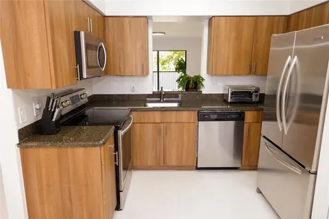 2209 S Cypress Bend Dr Unit 203, Pompano Beach, FL MLS: F10492510