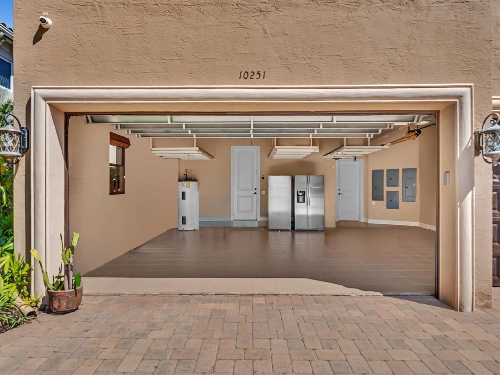 listing image 76