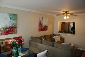 UNIVERSITY MAPLEWOOD TOWNHOUSES CONDO - Residential