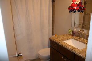 UNIVERSITY MAPLEWOOD TOWNHOUSES CONDO - Residential