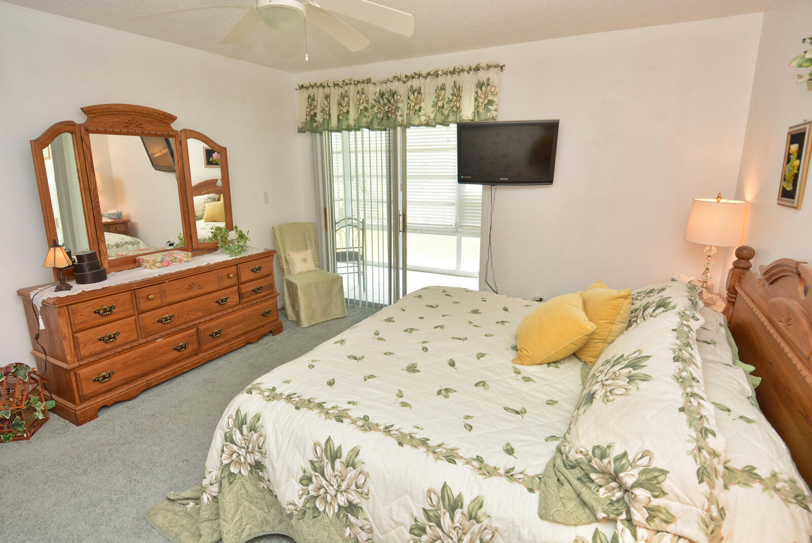 VISTA DEL LAGO CONDO - Residential